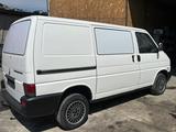 Volkswagen Transporter 2000 года за 4 500 000 тг. в Тараз – фото 3