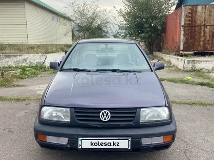 Volkswagen Golf 1993 года за 1 500 000 тг. в Алматы – фото 2