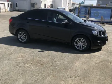 Chevrolet Aveo 2015 года за 4 500 000 тг. в Атырау – фото 3