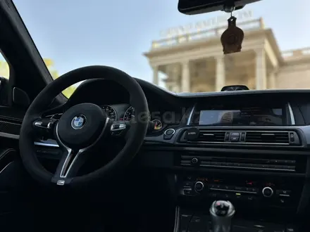 BMW M5 2016 года за 40 000 000 тг. в Алматы – фото 19