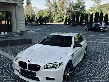 BMW M5 2016 года за 40 000 000 тг. в Алматы – фото 21