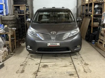 Toyota Sienna 2015 года за 9 500 000 тг. в Атырау – фото 2