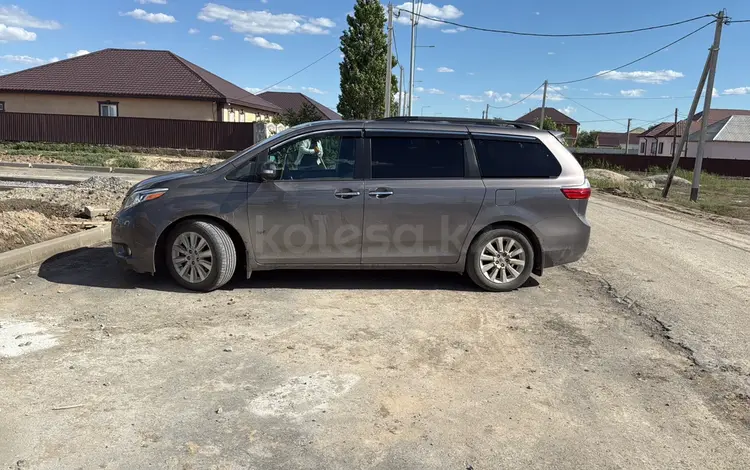 Toyota Sienna 2015 годаүшін9 500 000 тг. в Атырау