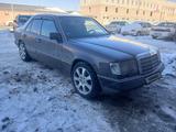 Mercedes-Benz E 260 1991 годаfor2 100 000 тг. в Актау