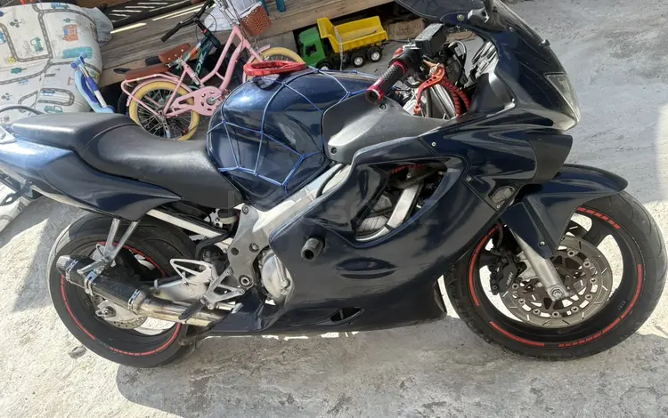 Honda  CBR 600F 1999 года за 1 500 000 тг. в Алматы