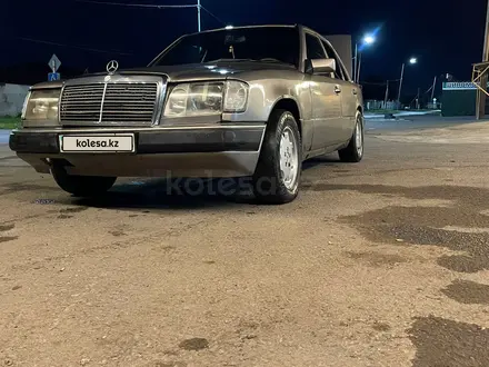 Mercedes-Benz E 220 1990 года за 990 000 тг. в Астана – фото 19