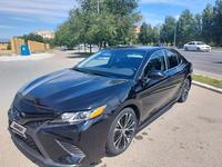 Toyota Camry 2018 года за 7 500 000 тг. в Семей