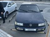 Volkswagen Passat 1993 года за 915 000 тг. в Актау