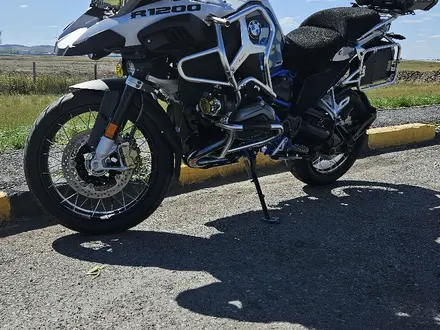 BMW  R 1200 GS Adventure 2018 года за 8 900 000 тг. в Астана