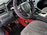 Toyota Camry 2021 года за 11 000 000 тг. в Сатпаев – фото 2
