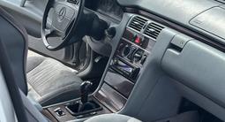 Mercedes-Benz E 200 1997 года за 1 600 000 тг. в Астана – фото 2