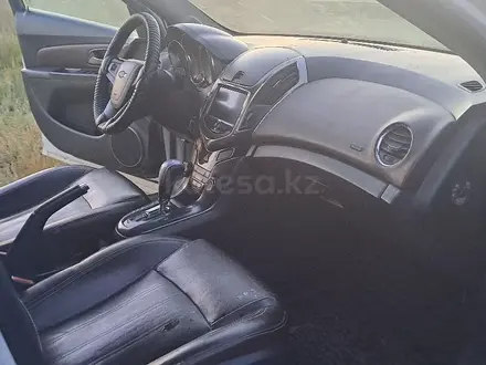 Chevrolet Cruze 2013 года за 3 800 000 тг. в Актобе – фото 12