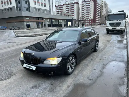 BMW 760 2007 года за 4 500 000 тг. в Астана – фото 2