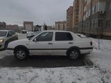 Volkswagen Vento 1996 годаfor1 050 000 тг. в Актобе – фото 3