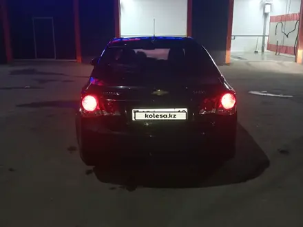 Chevrolet Cruze 2013 года за 3 200 000 тг. в Семей – фото 3