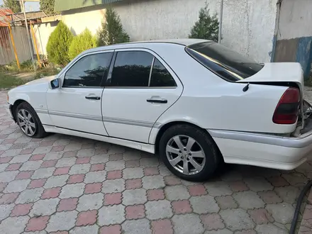 Mercedes-Benz C 240 1999 года за 2 500 000 тг. в Алматы – фото 2