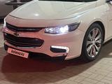 Chevrolet Malibu 2018 годаүшін8 650 000 тг. в Астана – фото 2