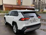 Toyota RAV4 2021 года за 18 000 000 тг. в Астана – фото 3