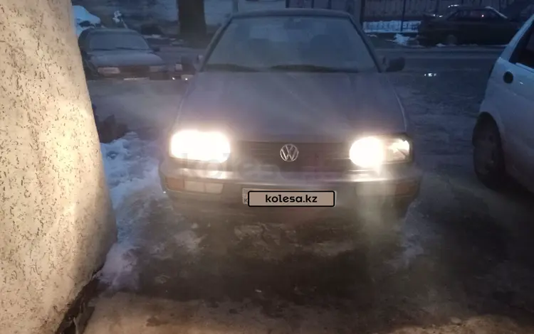 Volkswagen Golf 1995 годаүшін1 000 000 тг. в Шымкент