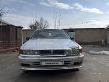 Mitsubishi Galant, 1992