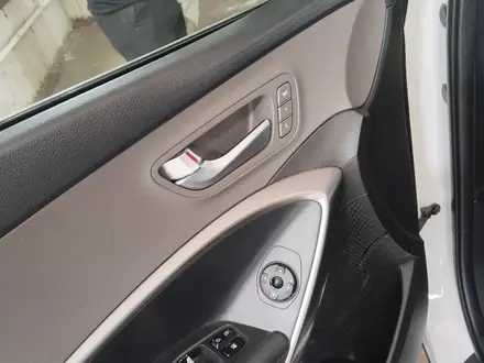 Hyundai Santa Fe 2017 года за 9 400 000 тг. в Алматы – фото 4