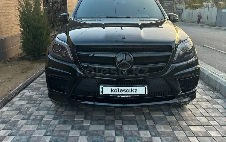 Mercedes-Benz GL 400 2014 года за 26 000 000 тг. в Алматы