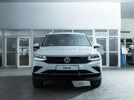 Volkswagen Tiguan Respect (2WD) 2022 года за 18 929 000 тг. в Семей
