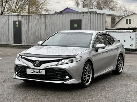 Toyota Camry 2020 года за 14 500 000 тг. в Алматы – фото 20