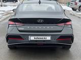 Hyundai Elantra 2023 года за 9 950 000 тг. в Актау – фото 3