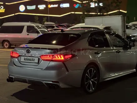 Toyota Camry 2020 года за 10 100 000 тг. в Алматы – фото 6