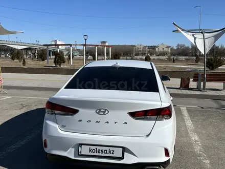 Hyundai Sonata 2017 года за 8 000 000 тг. в Атырау – фото 3
