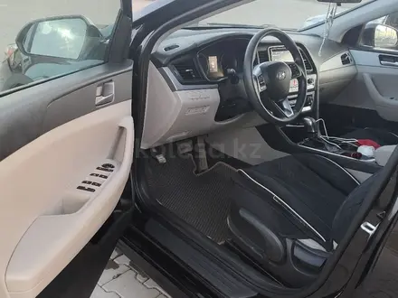 Hyundai Sonata 2018 года за 7 500 000 тг. в Актобе – фото 10