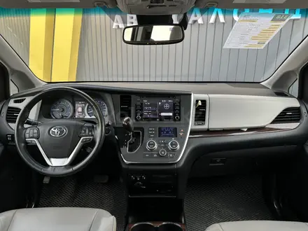 Toyota Sienna 2018 года за 13 000 000 тг. в Актобе – фото 12