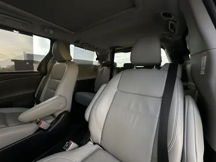 Toyota Sienna 2018 года за 13 000 000 тг. в Актобе – фото 17