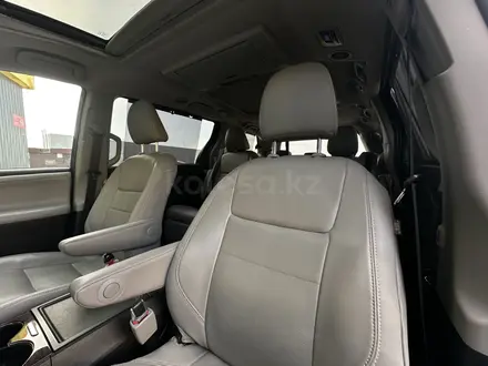 Toyota Sienna 2018 года за 13 000 000 тг. в Актобе – фото 18