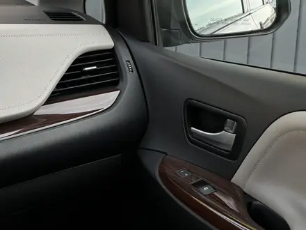 Toyota Sienna 2018 года за 13 000 000 тг. в Актобе – фото 9