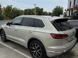 Volkswagen Touareg 2022 года за 30 000 000 тг. в Шымкент – фото 3