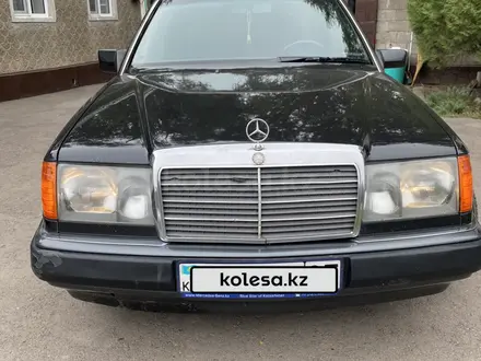 Mercedes-Benz E 220 1992 года за 2 200 000 тг. в Алматы