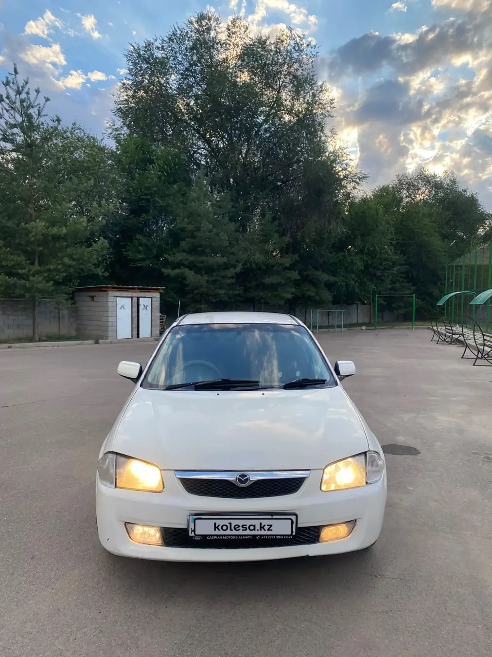 Mazda Familia, 1998