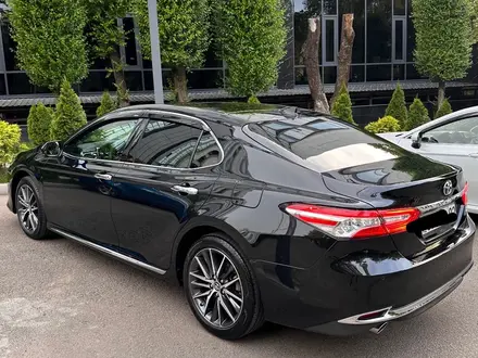 Toyota Camry 2023 года за 15 500 000 тг. в Алматы – фото 6