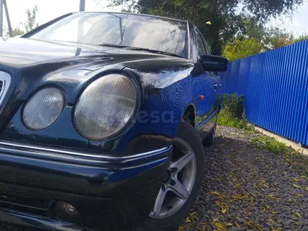 Mercedes-Benz E 200 1996 года за 2 200 000 тг. в Караганда – фото 3