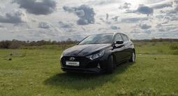 Hyundai i20 2023 года за 7 400 000 тг. в Уральск – фото 2