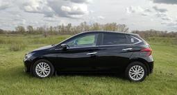 Hyundai i20 2023 года за 7 400 000 тг. в Уральск – фото 5