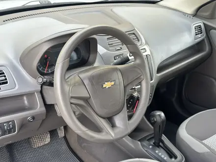 Chevrolet Cobalt 2022 года за 5 890 000 тг. в Актобе – фото 13