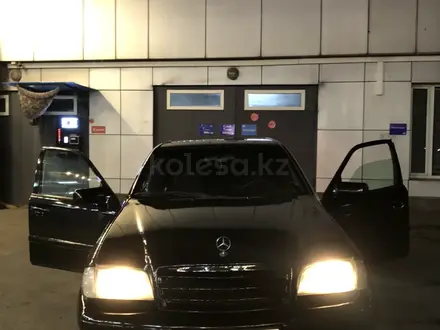 Mercedes-Benz C 280 1993 года за 1 800 000 тг. в Алматы