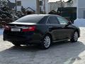 Toyota Camry 2014 годаfor11 000 000 тг. в Актобе – фото 4