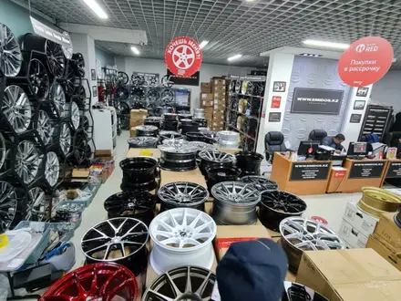 VIP WHEELS PREMIUM SHOW ROOM ALMATY RAIMBEK STREET 251.1 в Алматы – фото 26