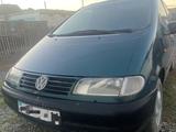 Volkswagen Sharan 1996 годаүшін1 700 000 тг. в Экибастуз