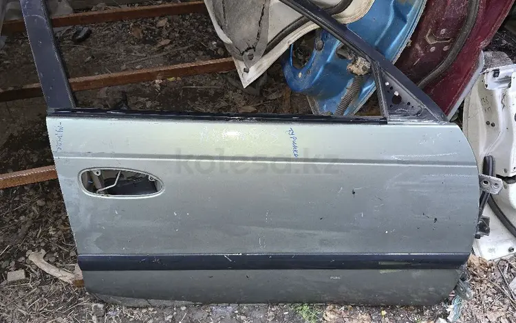 Дверь передняя правая Тойота Авенсис за 10 000 тг. в Алматы