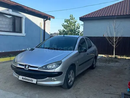 Peugeot 206 2007 года за 1 000 000 тг. в Атырау – фото 2